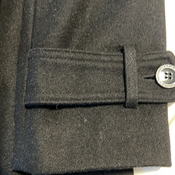 BALCK Winter jacket🧥 - Picture 3 of 11